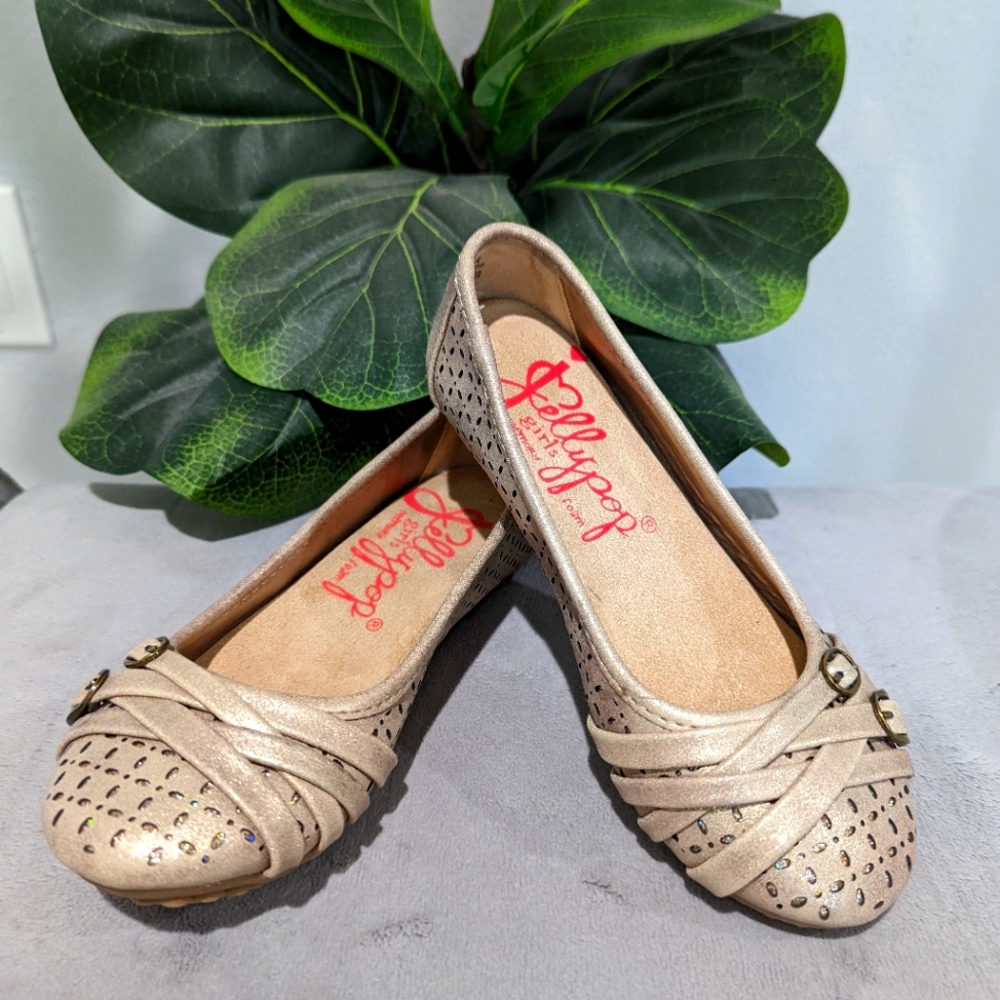 Girls shoes new with out tags